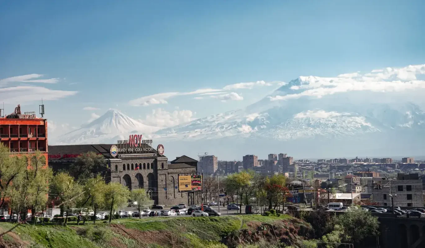 Best eSIM for Armenia: a mountain town under the Caucasus peaks