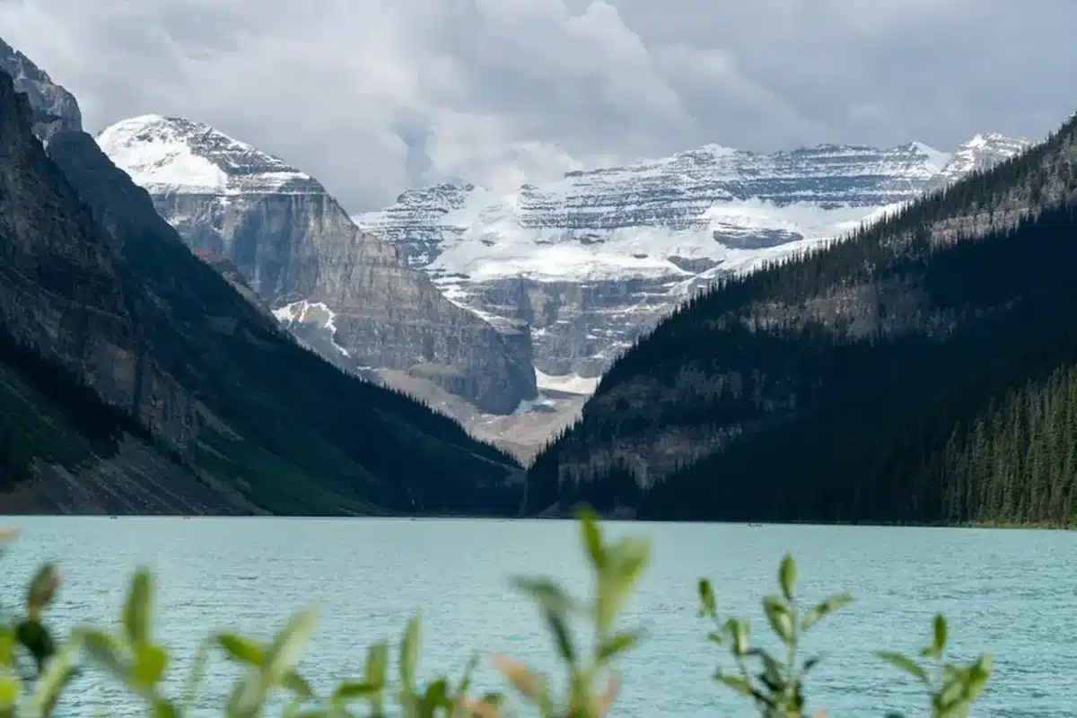 Best eSIM for Canada: Lake Louise in Banff National Park, Alberta