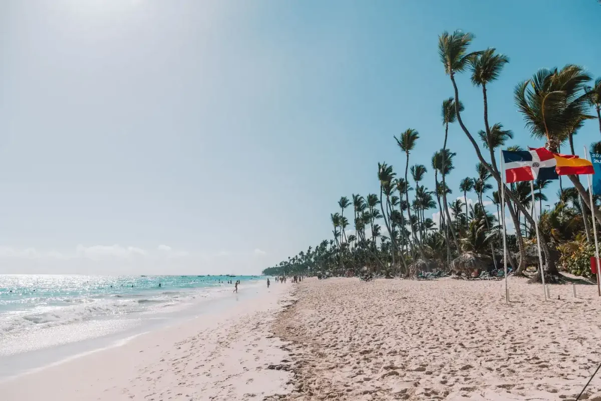 Best eSIM for the Dominican Republic: Punta Cana coastline, staying connected with a travel eSIM