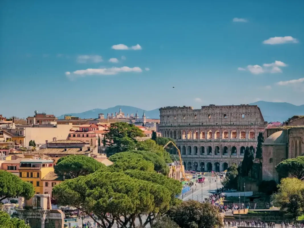 Best eSIM for Italy: scenic view of Rome with the Colosseum