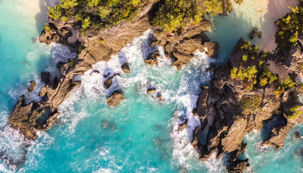 Best eSIM for Bermuda: hero coastline